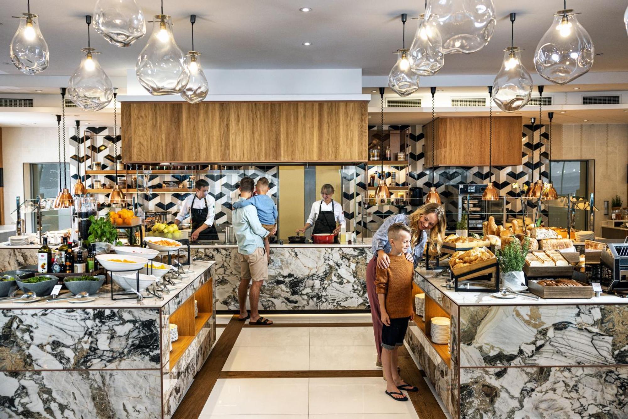 Hilton Rijeka Costabella Beach Resort And Spa Exterior photo The buffet at the lounge